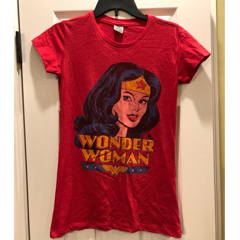 Wonder Woman juniors T-shirt large